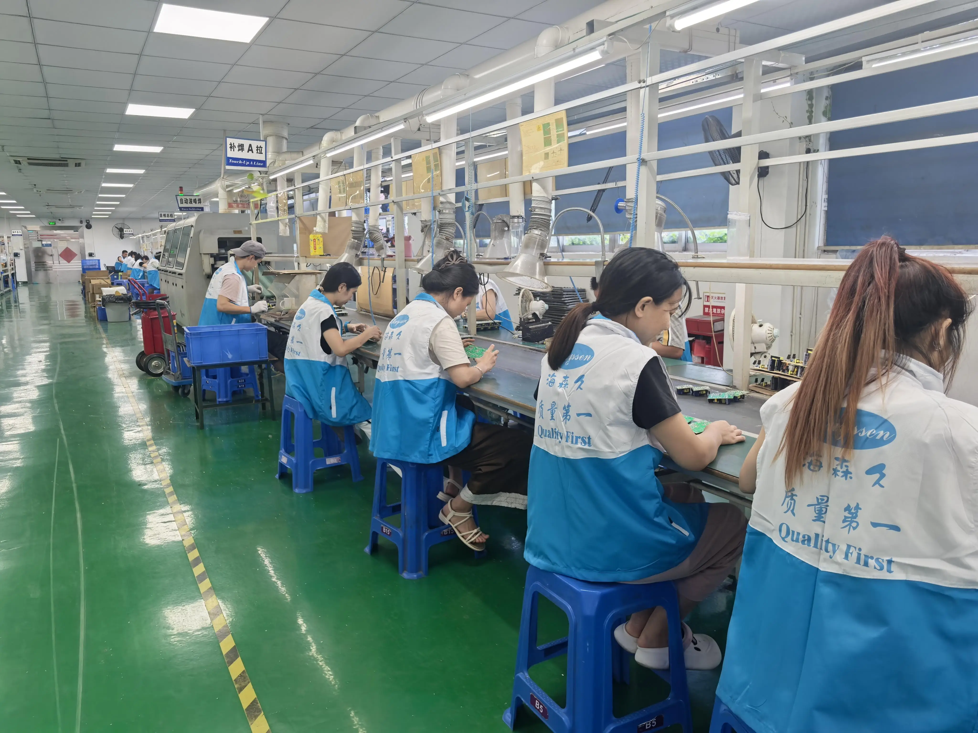 2026年2月|定制化開關(guān)電源推薦助力工業(yè)設(shè)備穩(wěn)定運行與成本優(yōu)化